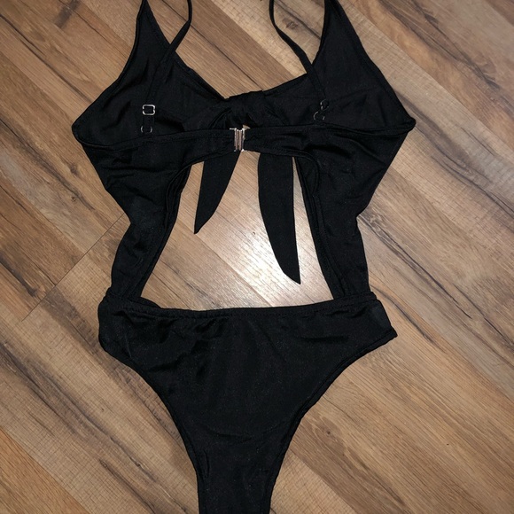 ❤️1 piece bathing suit - Picture 2 of 7